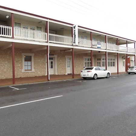 Smugglers Inn Studio Apartments ビクターハーバー エクステリア 写真
